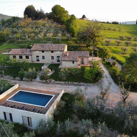 Agriturismo Sant'Angelo Holiday Farm Gualdo Cattaneo Exterior photo