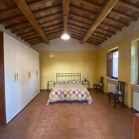 Agriturismo Sant'Angelo Holiday Farm Gualdo Cattaneo Exterior photo
