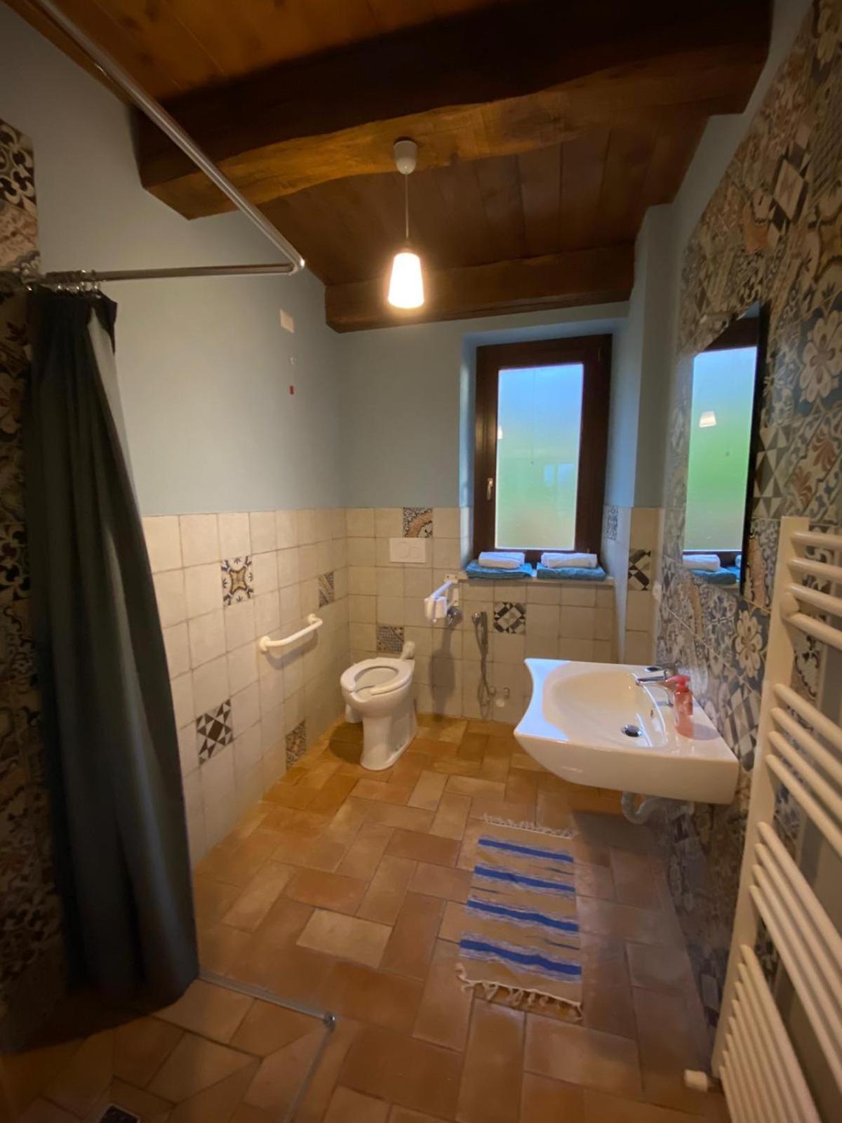Agriturismo Sant'Angelo Holiday Farm Gualdo Cattaneo Exterior photo