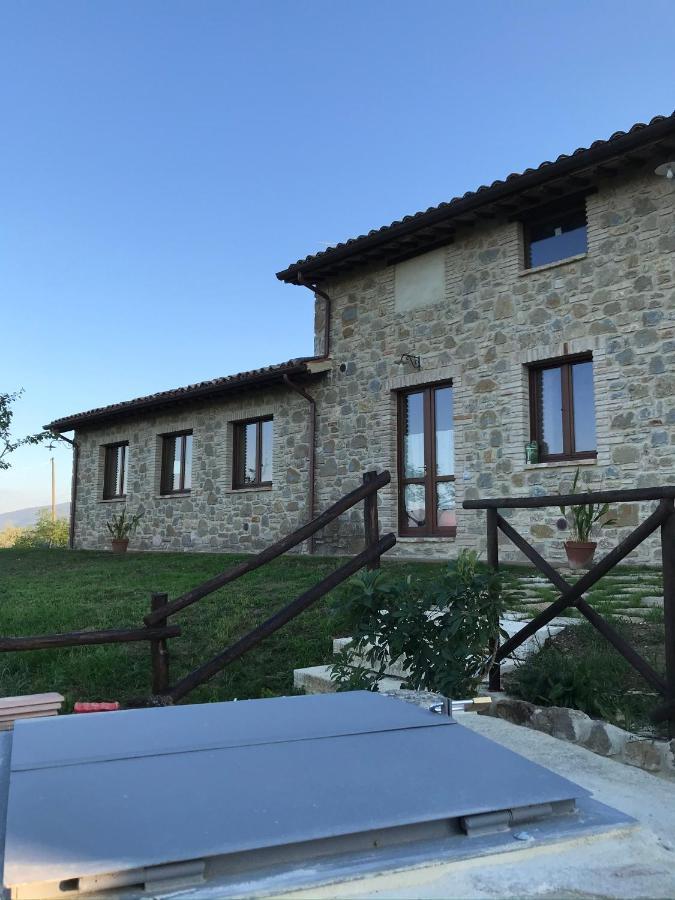 Agriturismo Sant'Angelo Holiday Farm Gualdo Cattaneo Exterior photo
